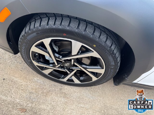 Used 2023 Hyundai Kona Limited AWD/4WD image 23
