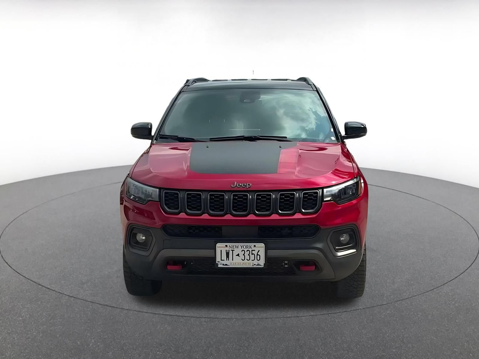 Used 2025 Jeep Compass Trailhawk AWD/4WD image 4