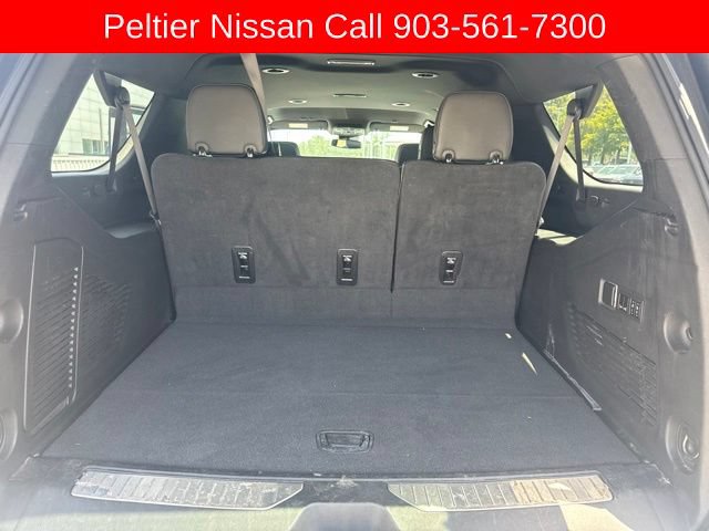 Used 2024 Chevrolet Suburban Premier RWD image 24
