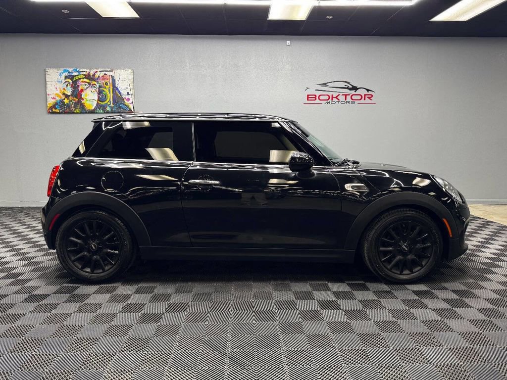 Used 2018 MINI Cooper 2-Door Hardtop w/ Signature Line Package image 16