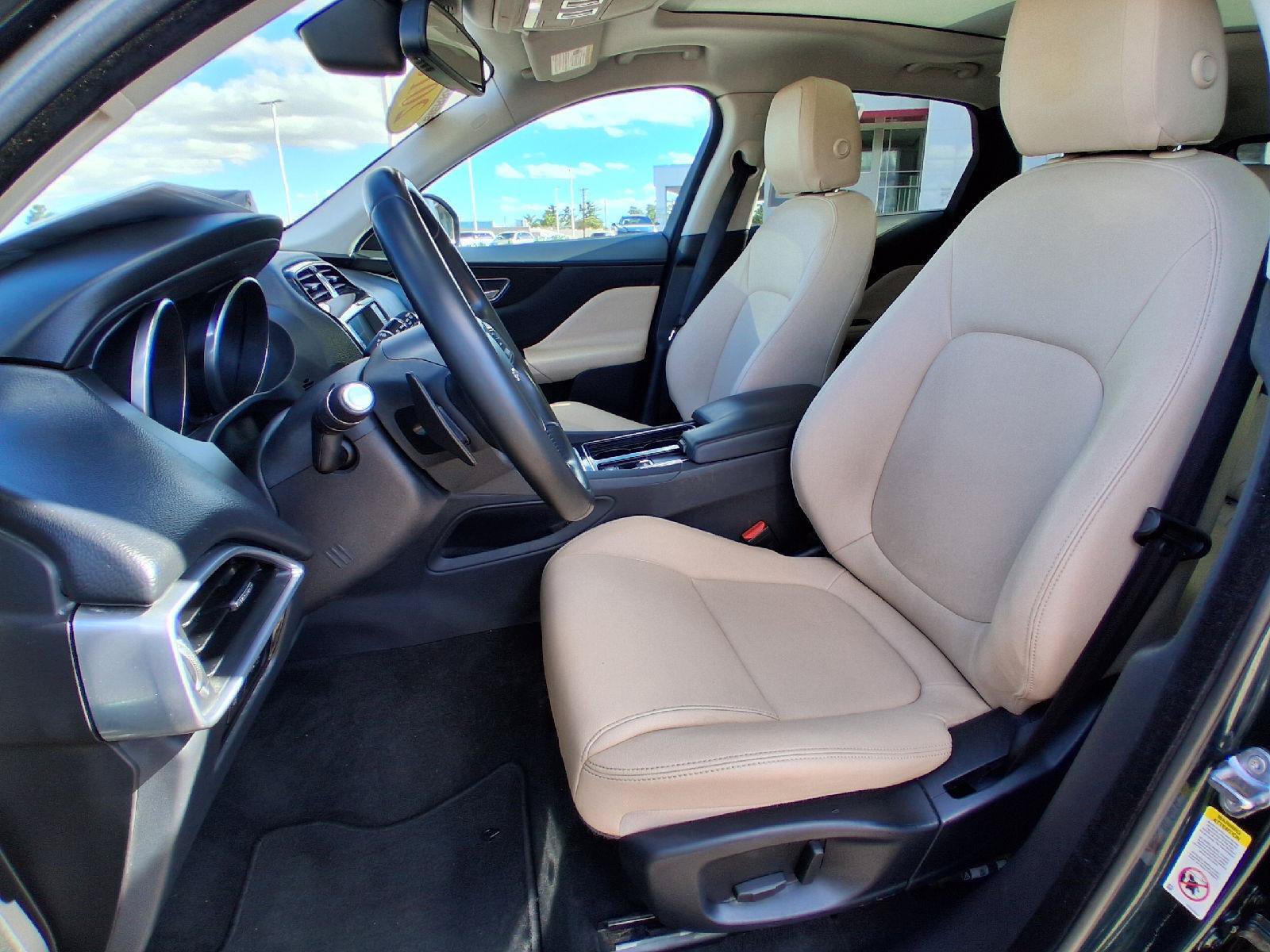 Used 2018 Jaguar F-PACE Premium AWD/4WD image 17