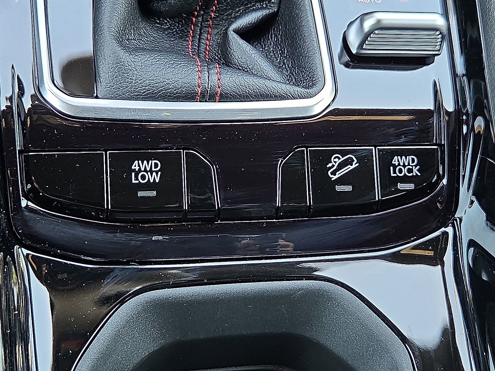 New 2026 Jeep Compass Trailhawk AWD/4WD image 17
