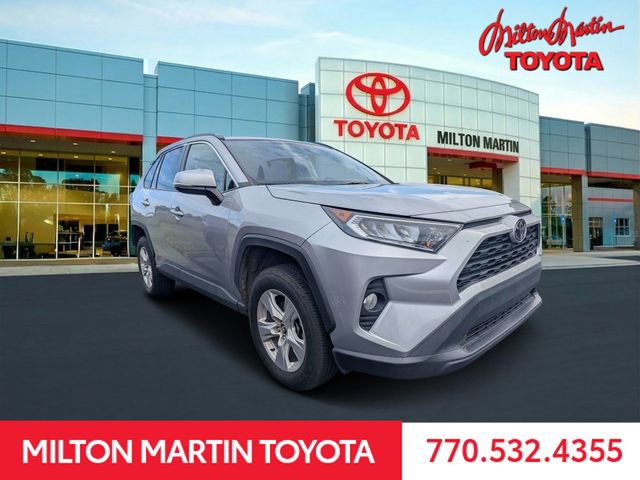Used 2020 Toyota RAV4 XLE FWD image 1