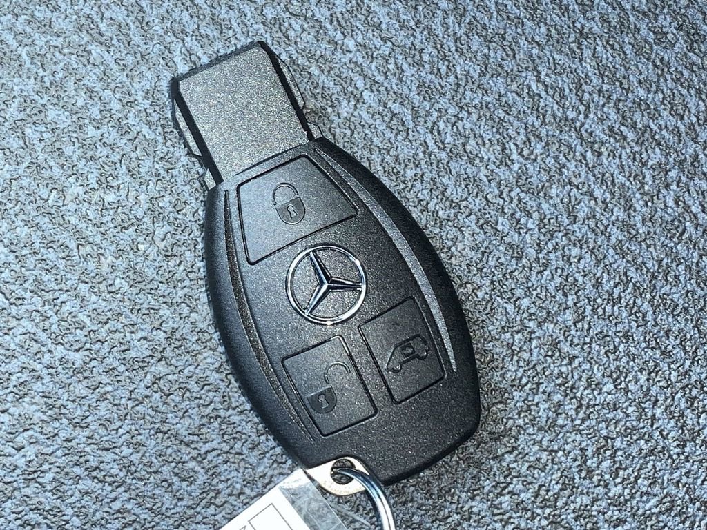Certified 2023 Mercedes-Benz Metris Passenger image 25