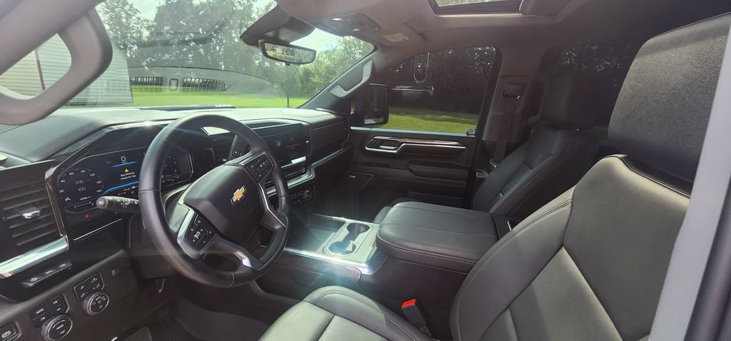 Used 2024 Chevrolet Silverado 3500 LTZ w/ LTZ Premium Package AWD/4WD image 17