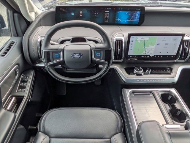Certified 2025 Ford Expedition Platinum AWD/4WD image 16
