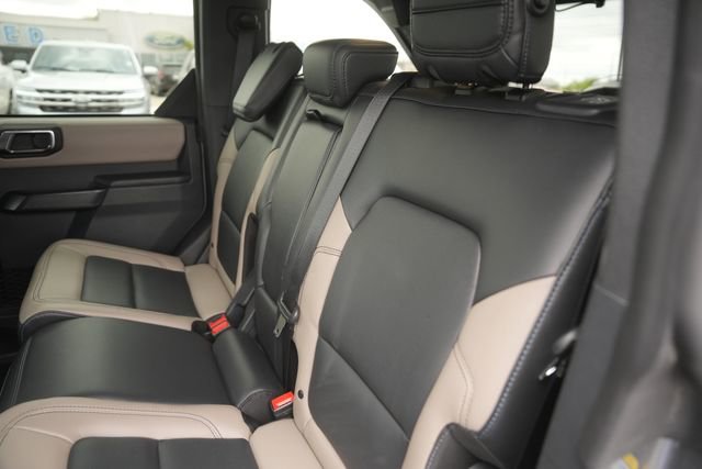 Used 2024 Ford Bronco Wildtrak image 13