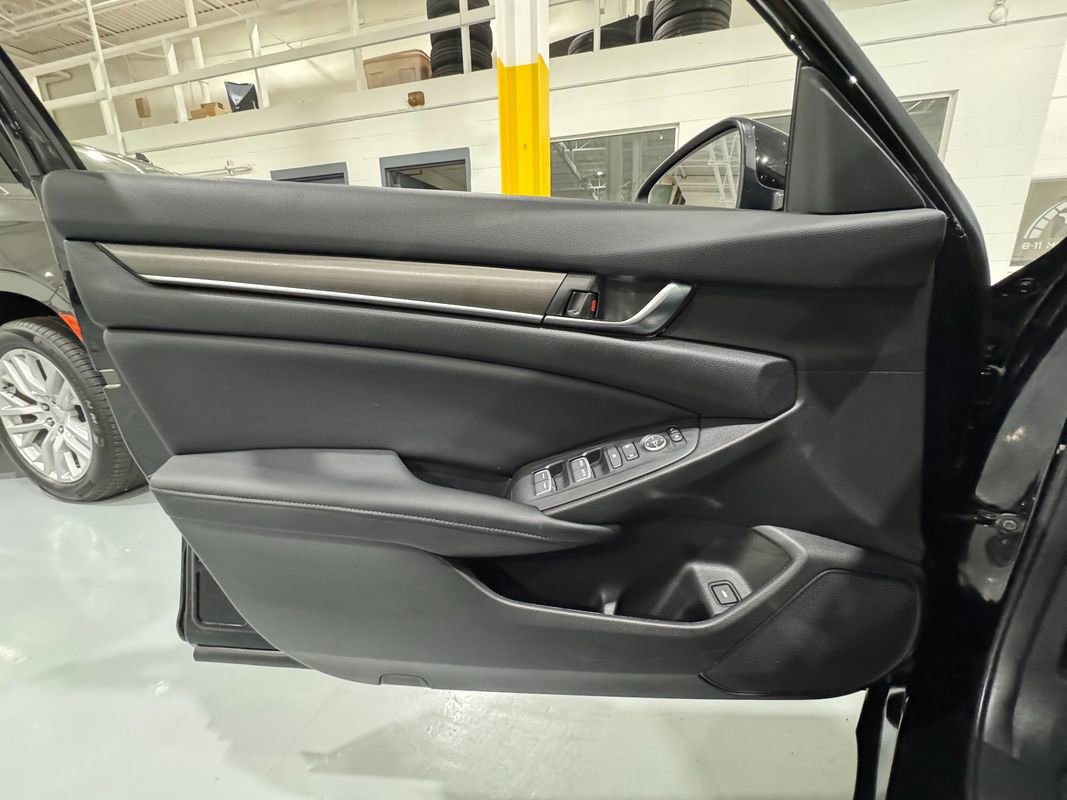 Used 2018 Honda Accord LX image 27