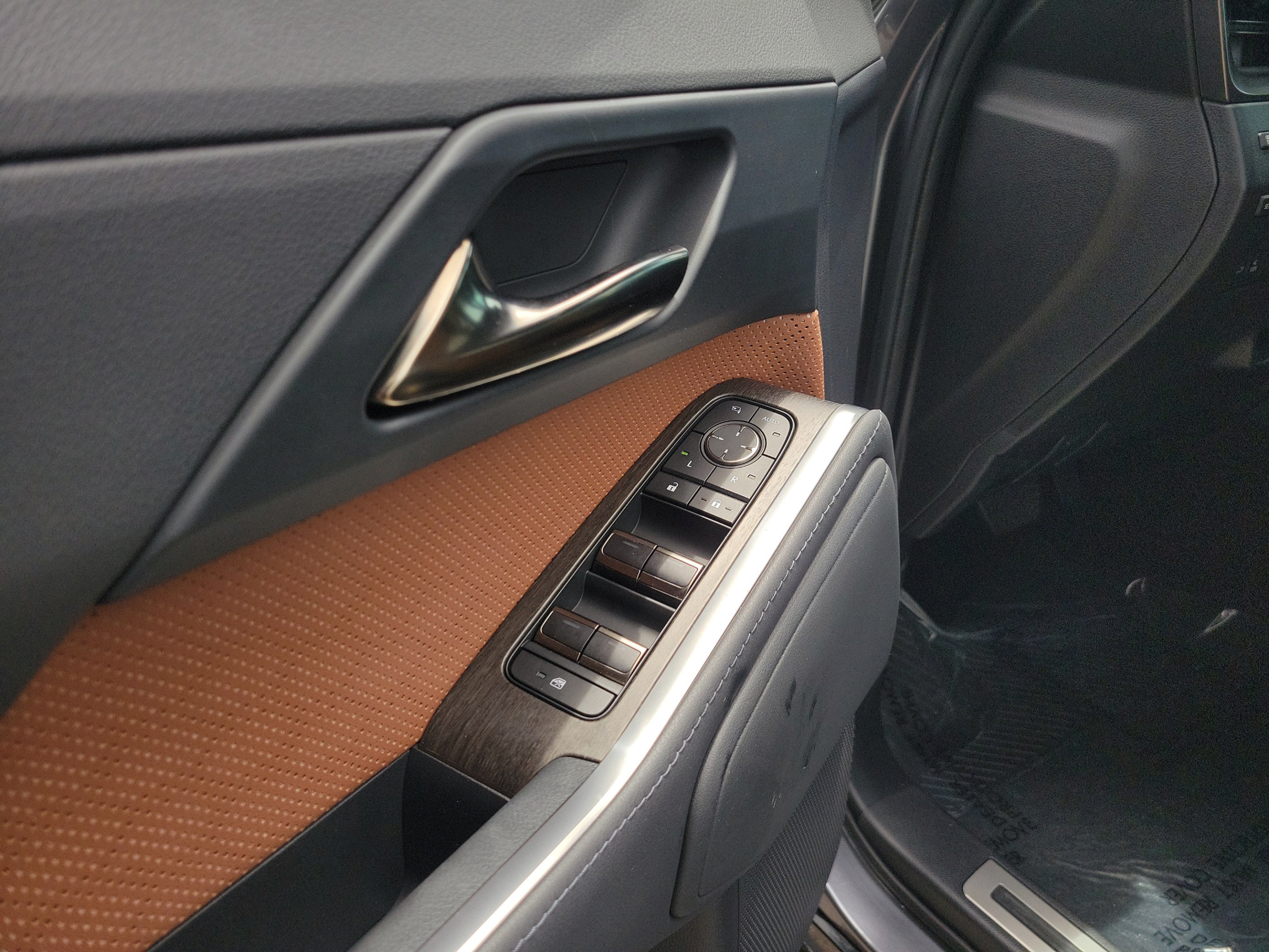 Used 2024 Lexus GX 550 w/ Accessory Package (Z1) AWD/4WD image 20