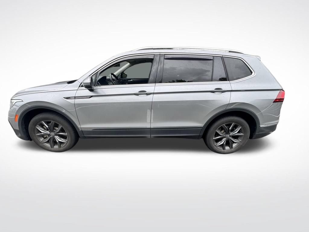 Used 2022 Volkswagen Tiguan SE AWD/4WD image 2