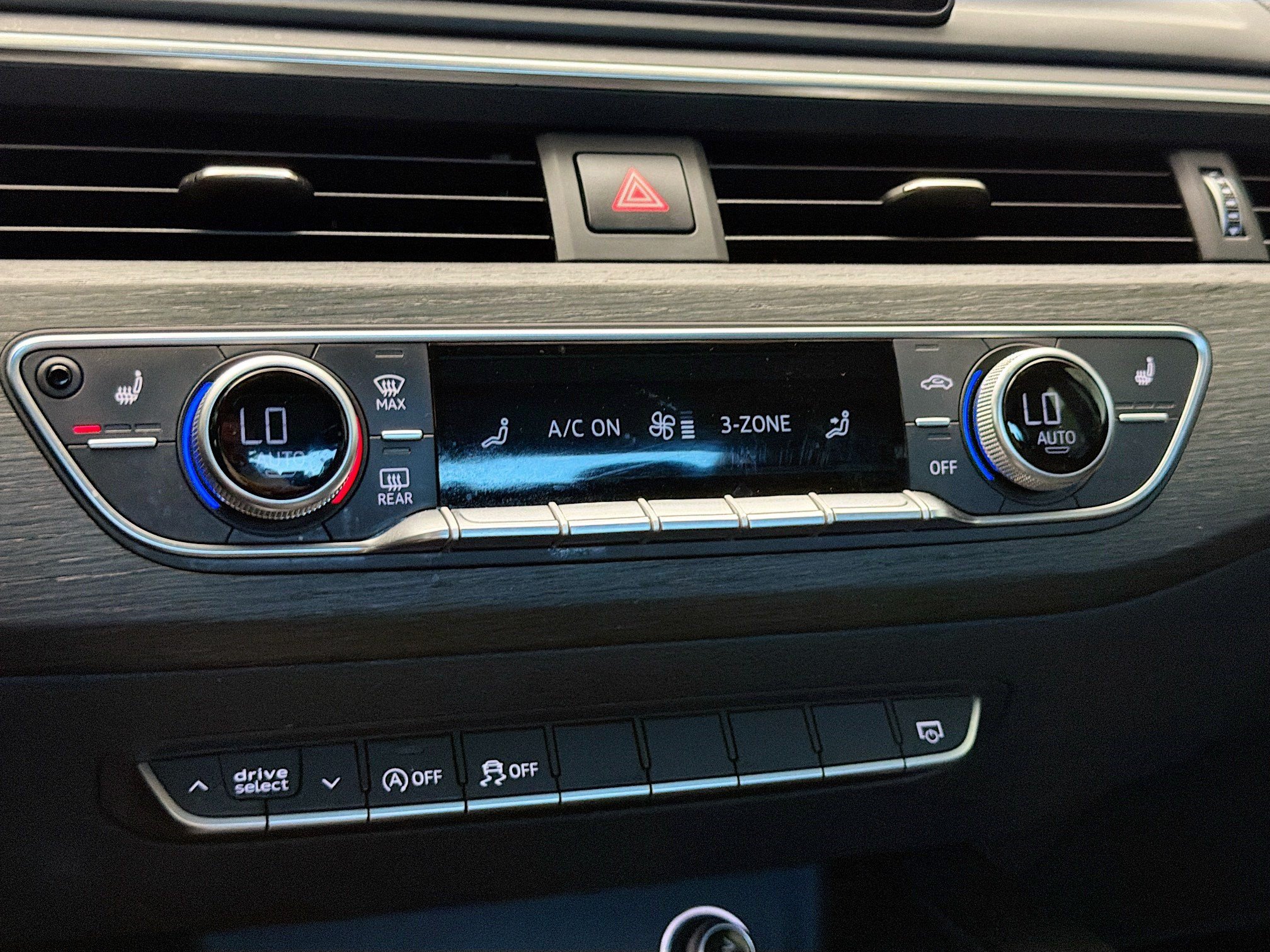 Used 2019 Audi A4 2.0T Premium w/ Convenience Package FWD image 10