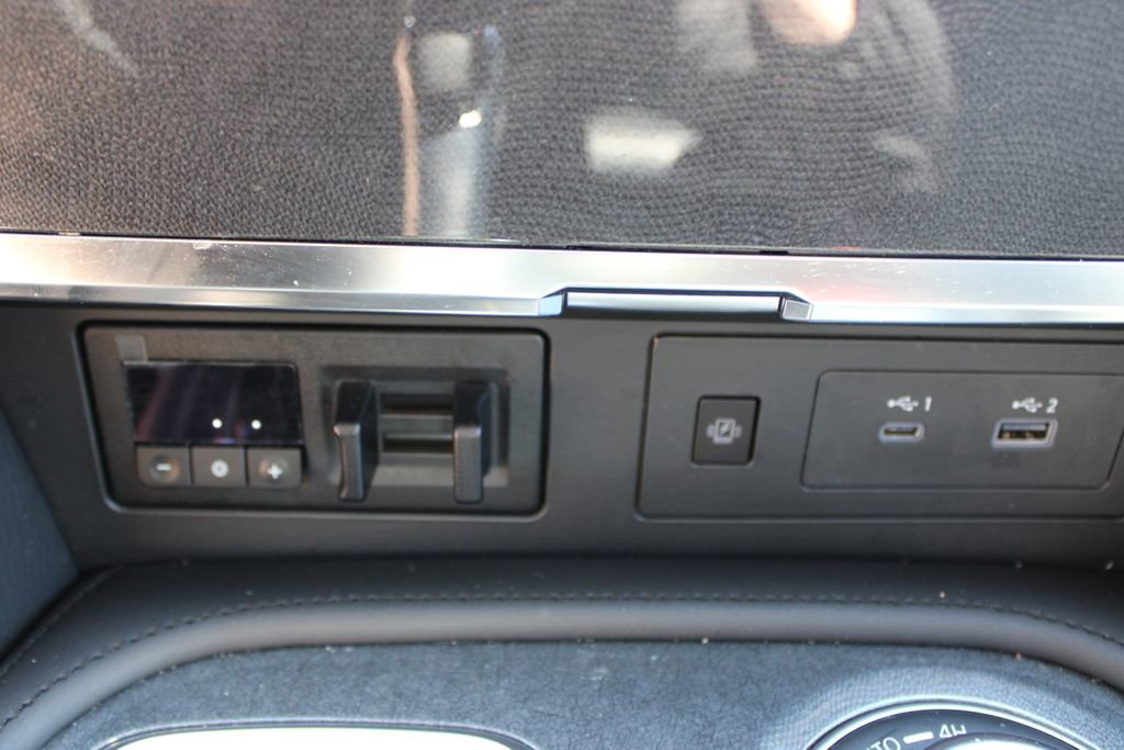 Used 2024 Nissan Armada SV w/ Cargo Package image 43