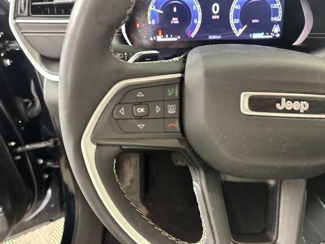 Used 2023 Jeep Grand Cherokee Laredo w/ Luxury Tech Group I AWD/4WD image 15