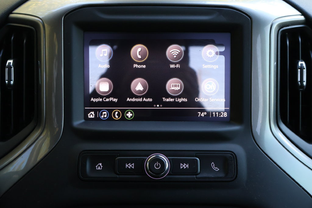 Certified 2024 Chevrolet Silverado 1500 Custom w/ LPO, Dark Essentials Package AWD/4WD image 18