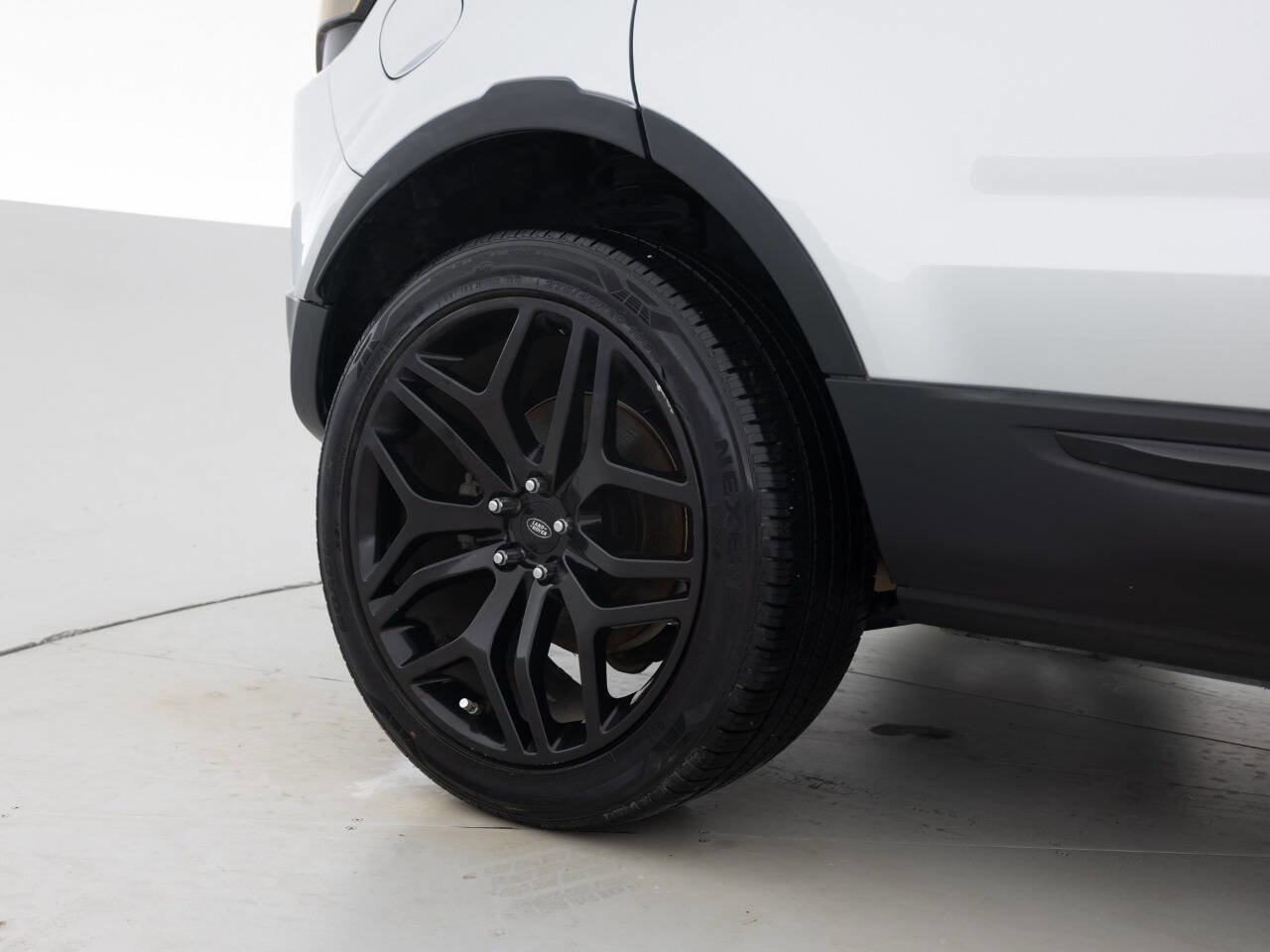 Used 2017 Land Rover Range Rover Evoque SE image 19