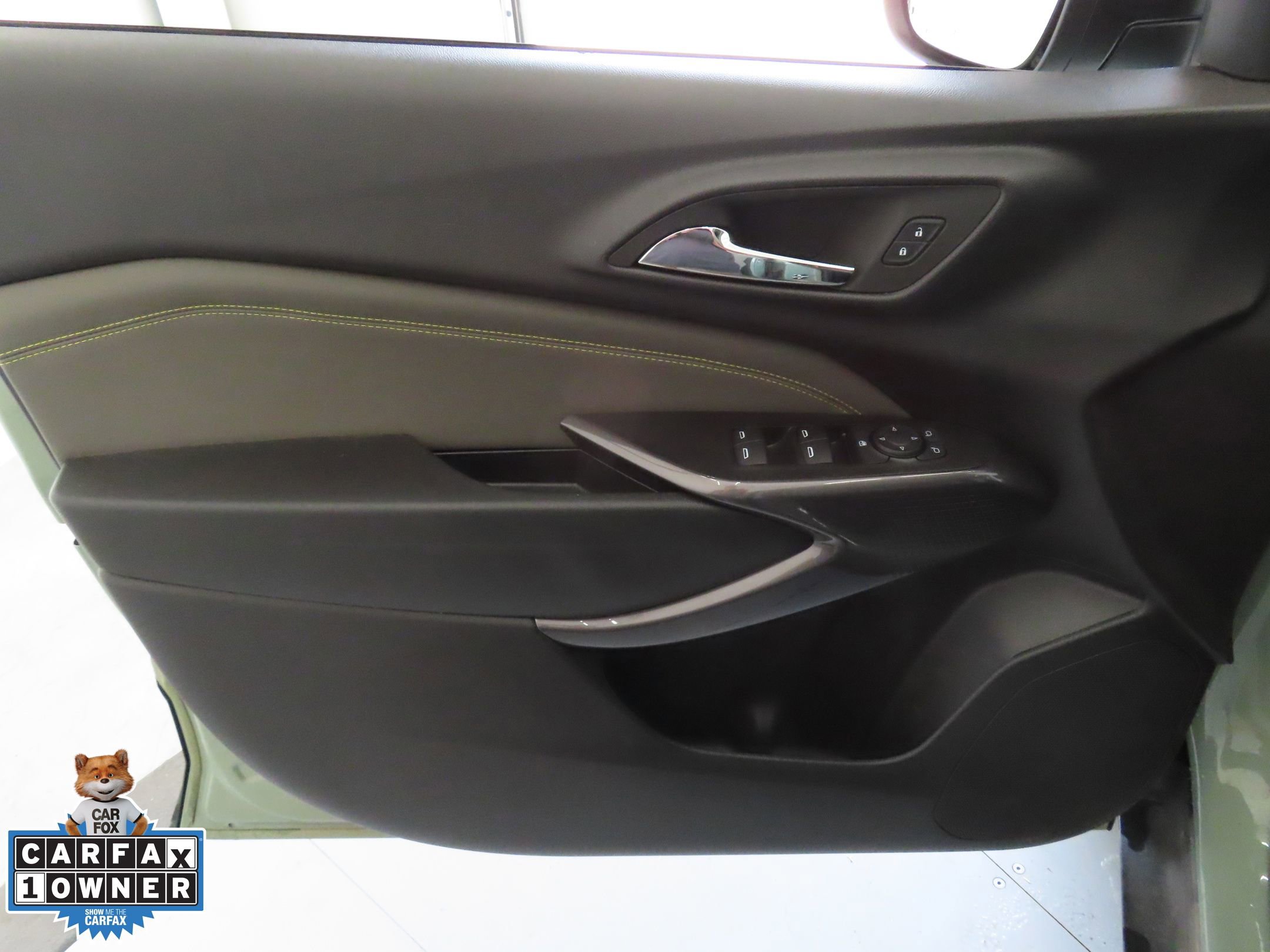 Used 2025 Chevrolet Trax ACTIV w/ Sunroof Package image 11