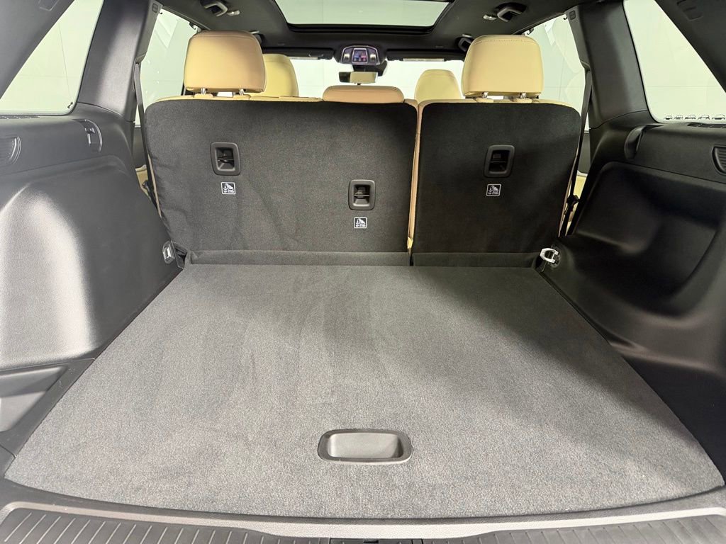 Used 2025 Jeep Grand Cherokee Limited w/ Luxury Tech Group II image 28