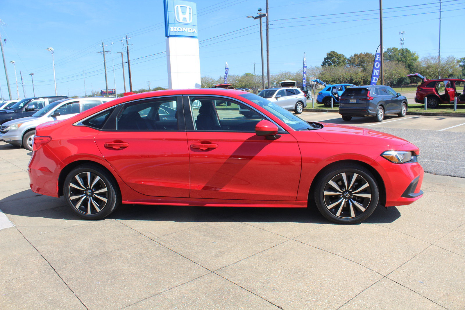 Used 2023 Honda Civic EX image 3