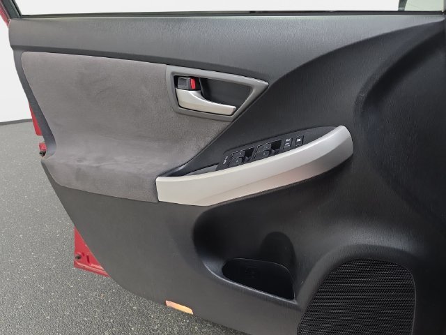 Used 2015 Toyota Prius Three FWD image 25