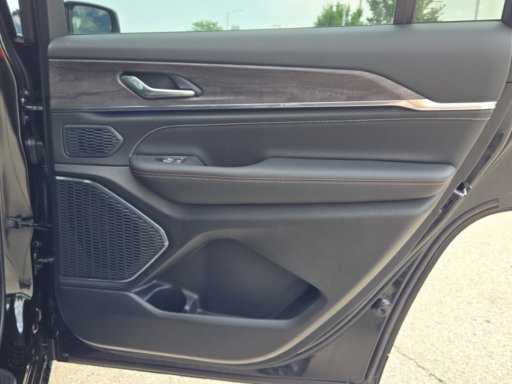 New 2025 Jeep Grand Cherokee L Overland w/ Trailer Tow Package image 13