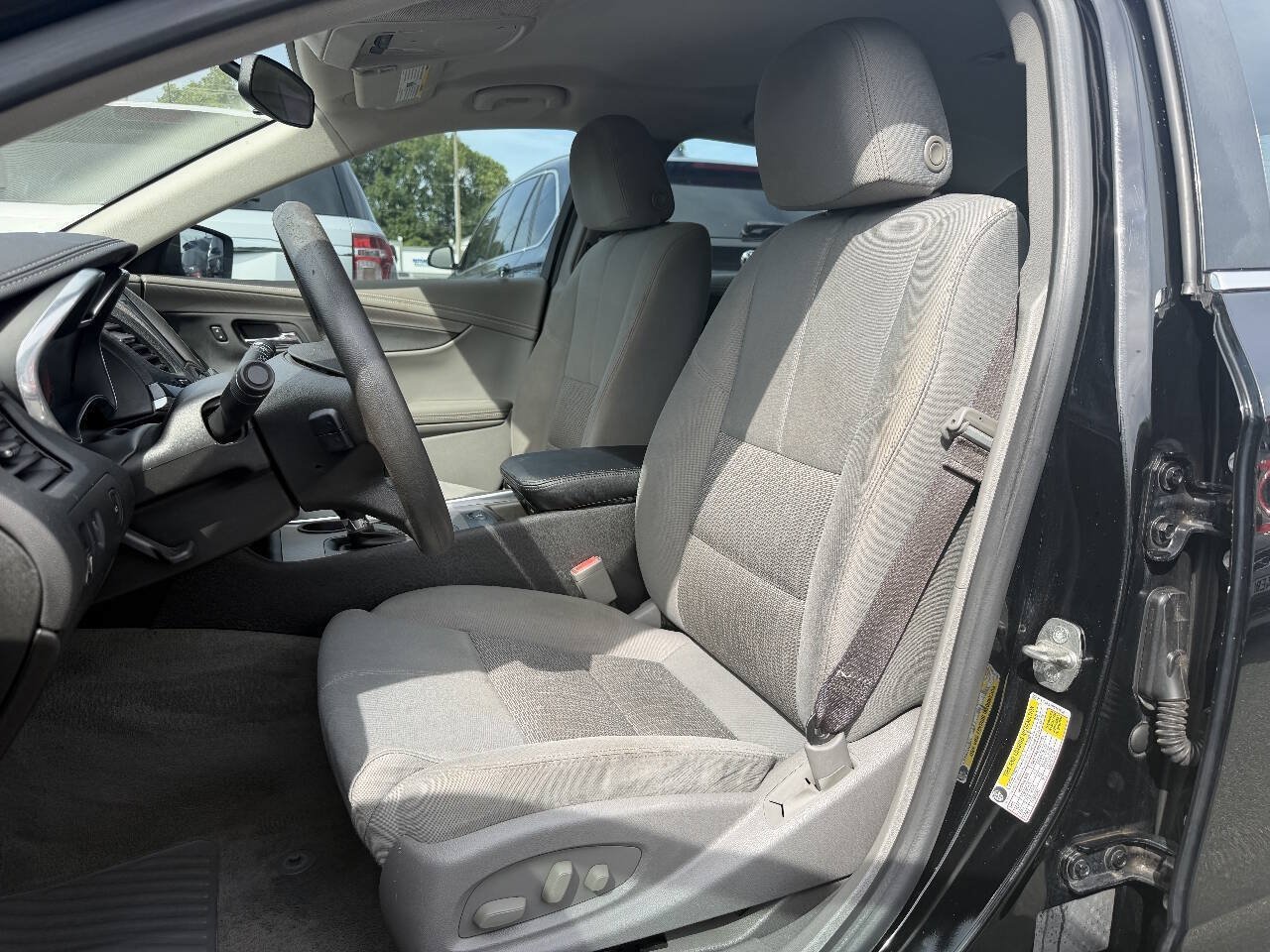 Used 2017 Chevrolet Impala LS FWD image 8