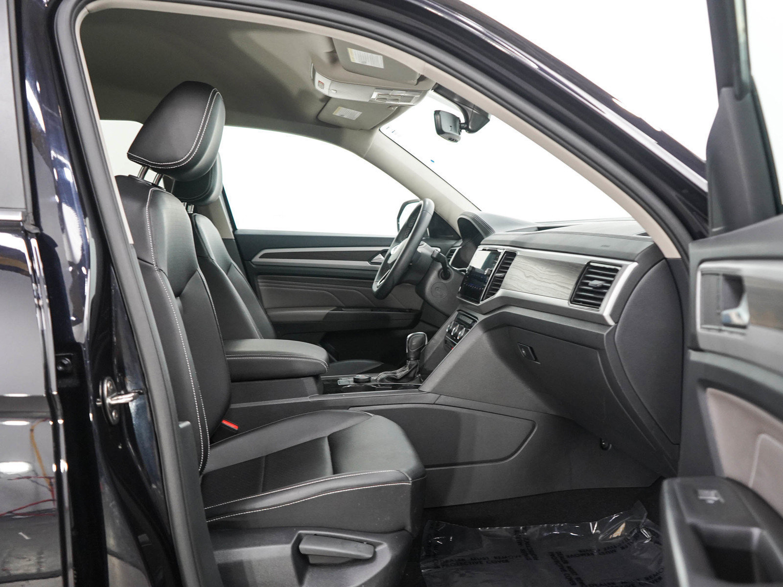 Used 2023 Volkswagen Atlas SE AWD/4WD image 11