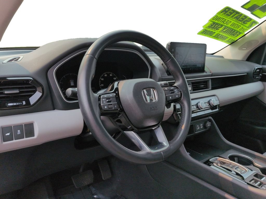 Used 2024 Honda Pilot Touring image 15