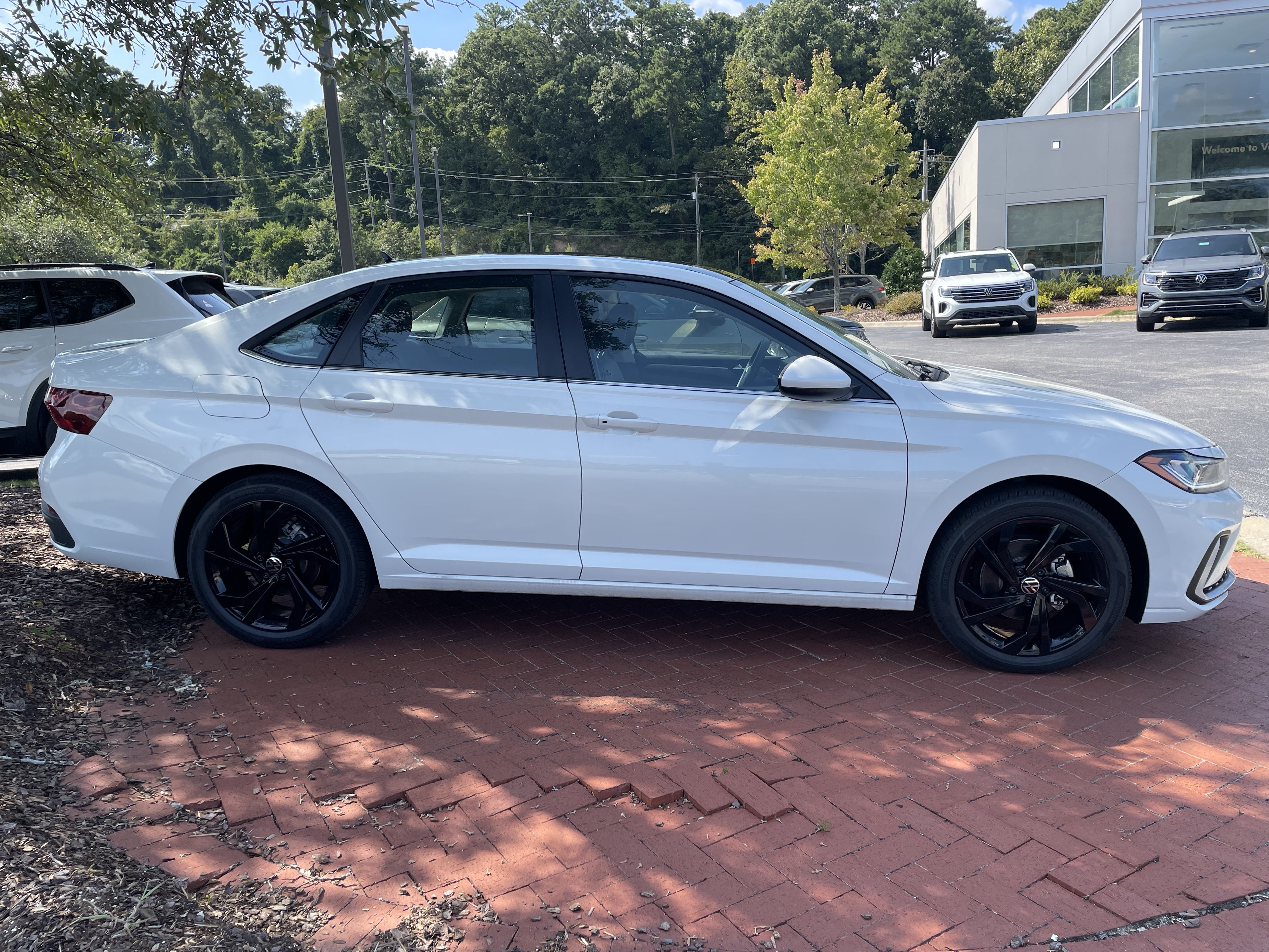 New 2026 Volkswagen Jetta SE FWD image 4