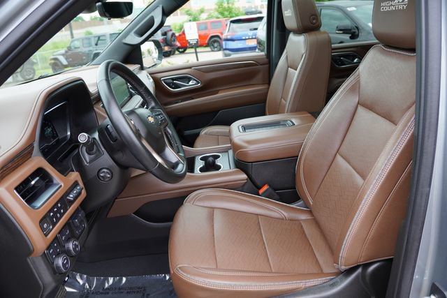 Used 2023 Chevrolet Suburban High Country AWD/4WD image 16