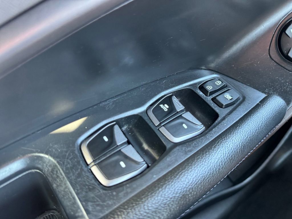 Used 2013 Hyundai Santa Fe Sport 2.0T w/ Technology Pkg image 20