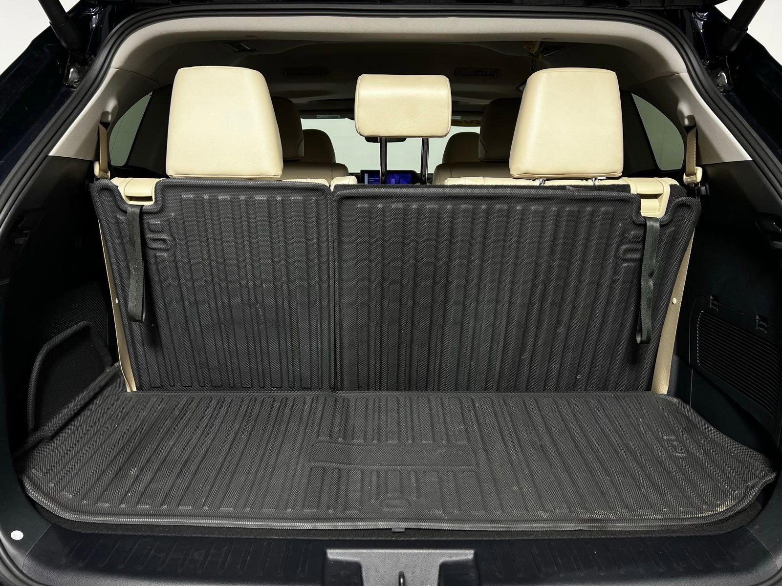 Certified 2025 Toyota Highlander Limited image 29