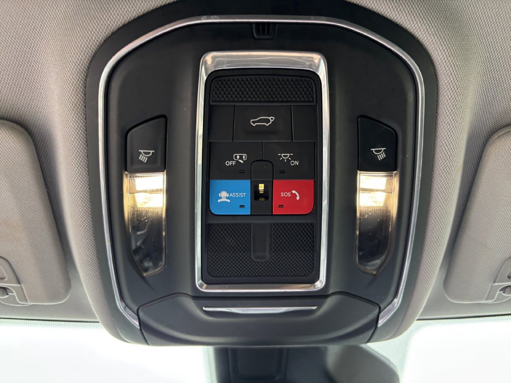 Used 2022 Jeep Grand Cherokee L Limited AWD/4WD image 21