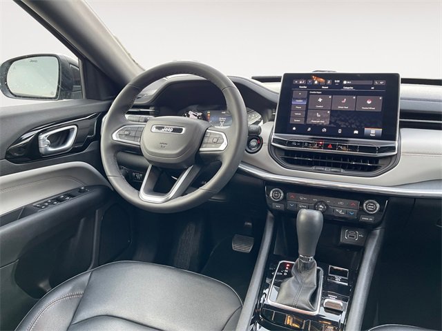 Used 2024 Jeep Compass Limited image 10