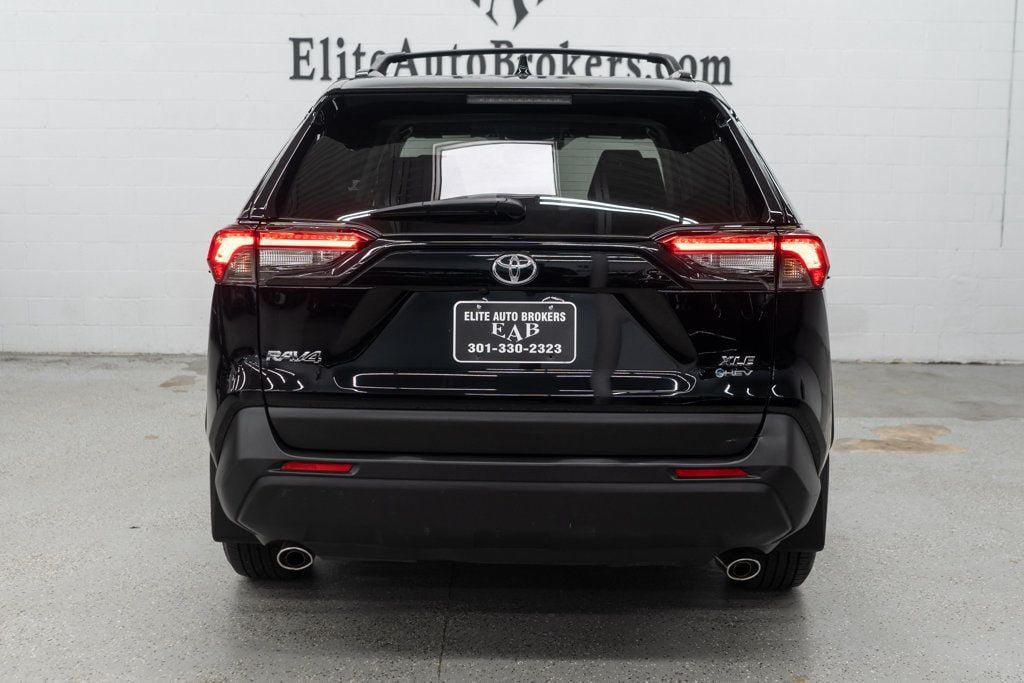 Used 2025 Toyota RAV4 XLE w/ Convenience Package AWD/4WD image 4