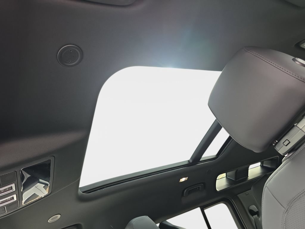 New 2026 Land Rover Defender 110 S AWD/4WD image 30