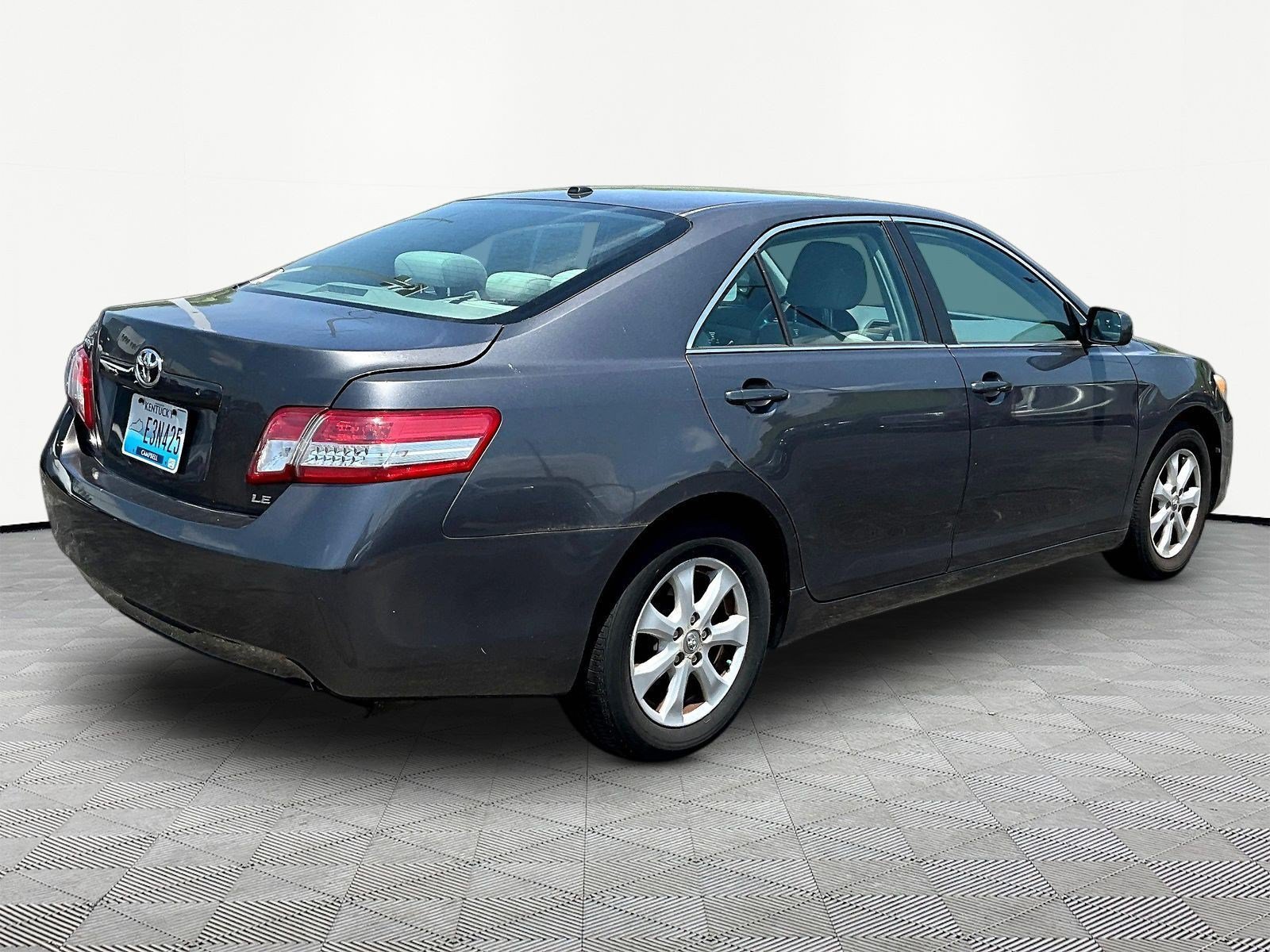 Used 2011 Toyota Camry LE w/ LE Extra-Value Pkg FWD image 6
