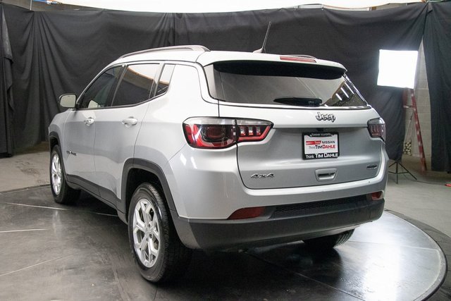 Used 2024 Jeep Compass Latitude image 10