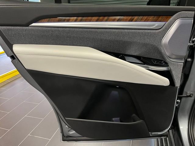 Certified 2025 Cadillac Escalade Sport Platinum w/ LPO, ONYX Package image 11