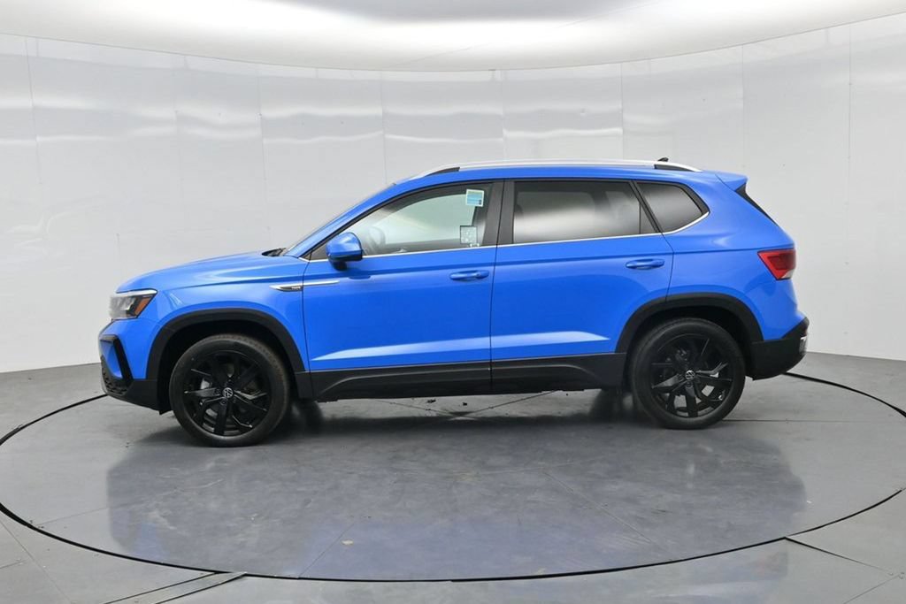 Used 2023 Volkswagen Taos SE w/ Panoramic Sunroof Package FWD image 34