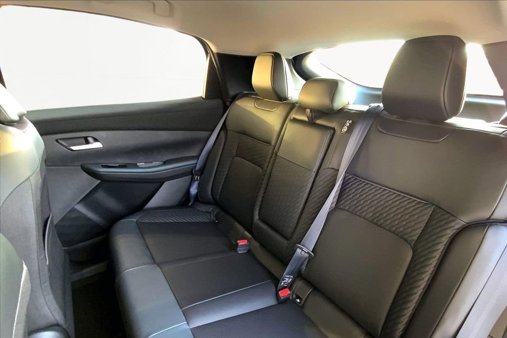 New 2026 Nissan Leaf Platinum+ w/ Cargo Package (Platinum+) image 11