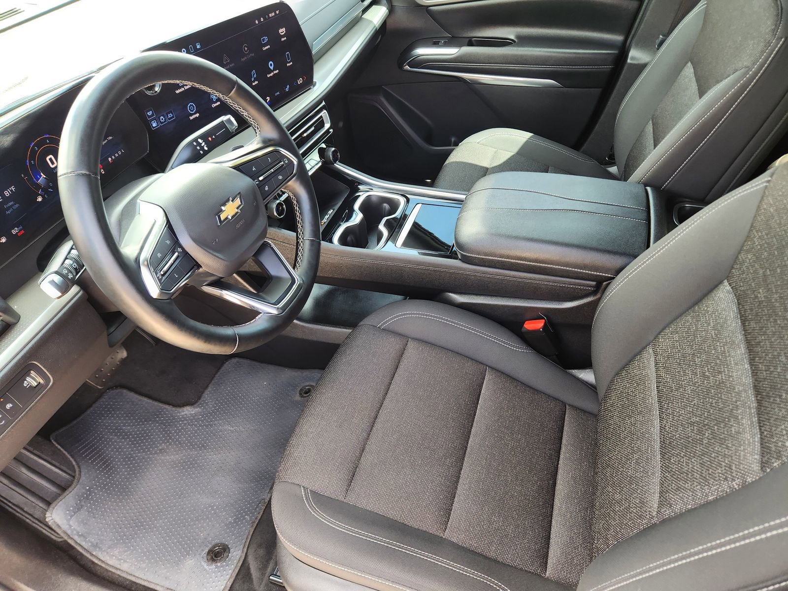 Used 2024 Chevrolet Traverse LT image 13