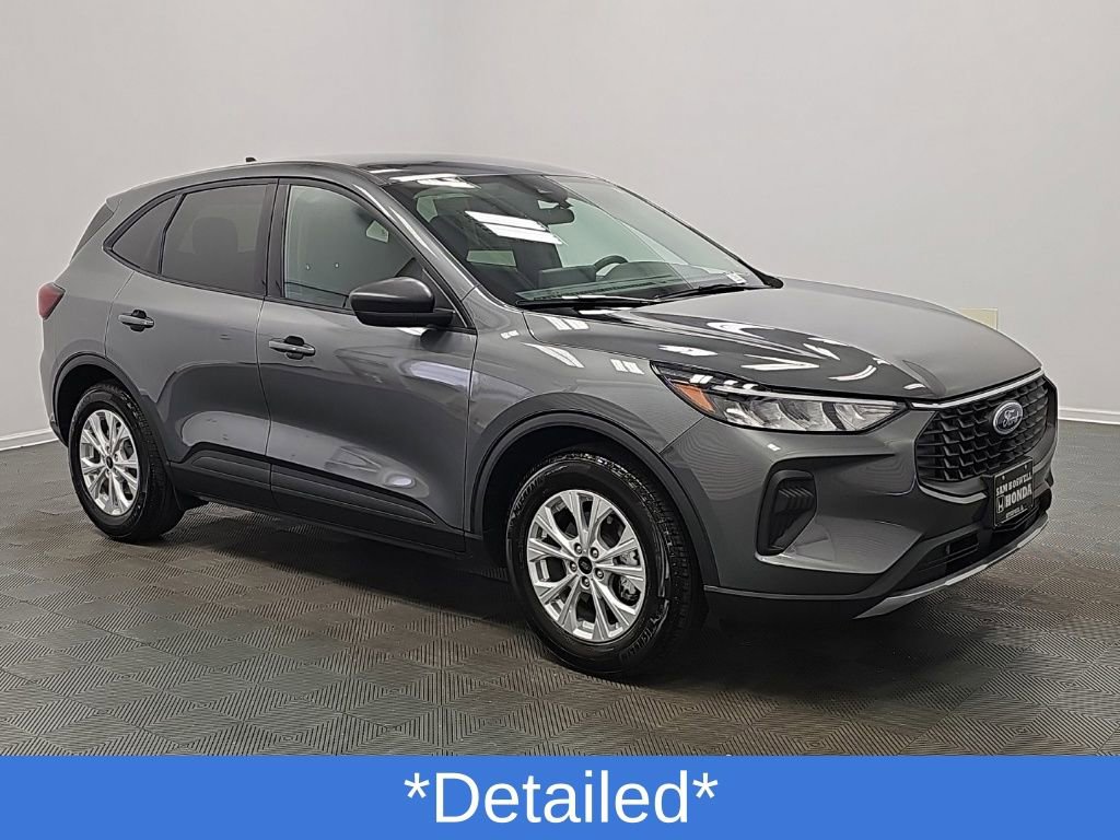 Used 2025 Ford Escape Active w/ Tech Pack #1 FWD image 2