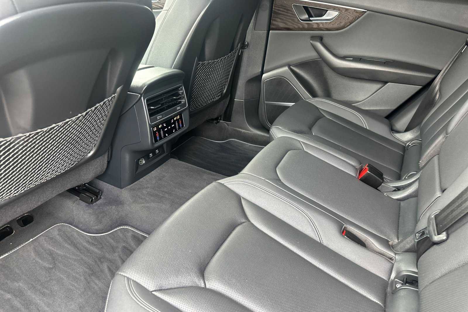 Used 2021 Audi Q8 Premium Plus w/ Premium Plus Package image 12