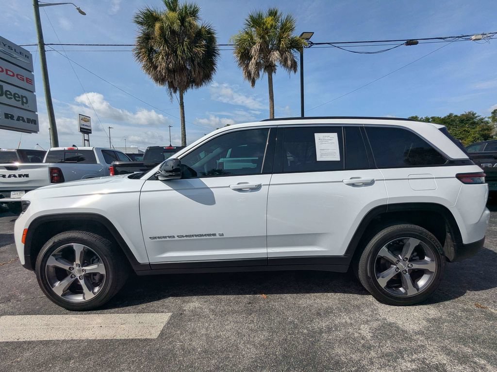 Used 2026 Jeep Grand Cherokee Limited RWD image 5