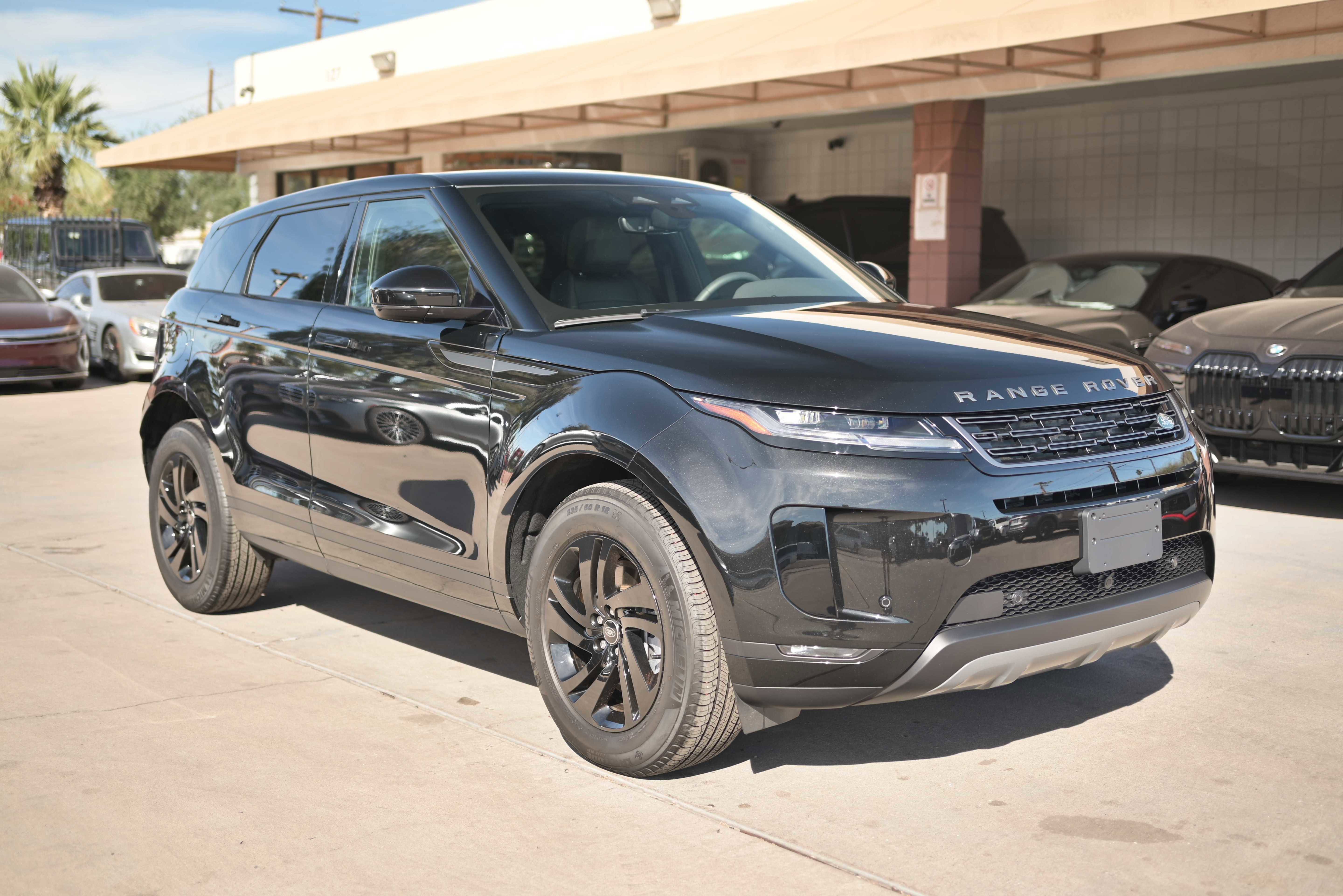 Used 2026 Land Rover Range Rover Evoque S image 3