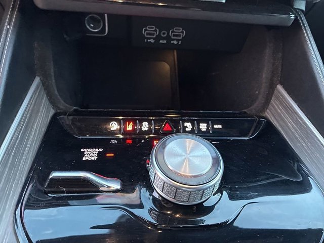 Used 2024 Jeep Wagoneer L Series II w/ Flexible Seating Group image 31