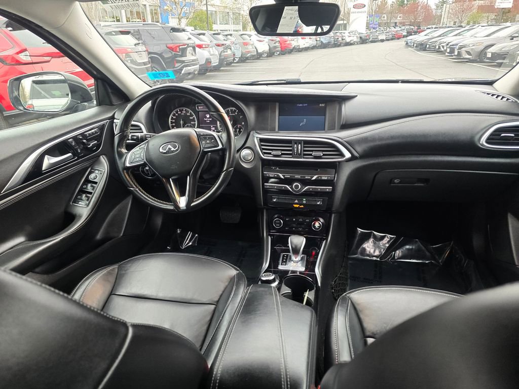 Used 2018 INFINITI QX30 Premium w/ Cargo Package image 14