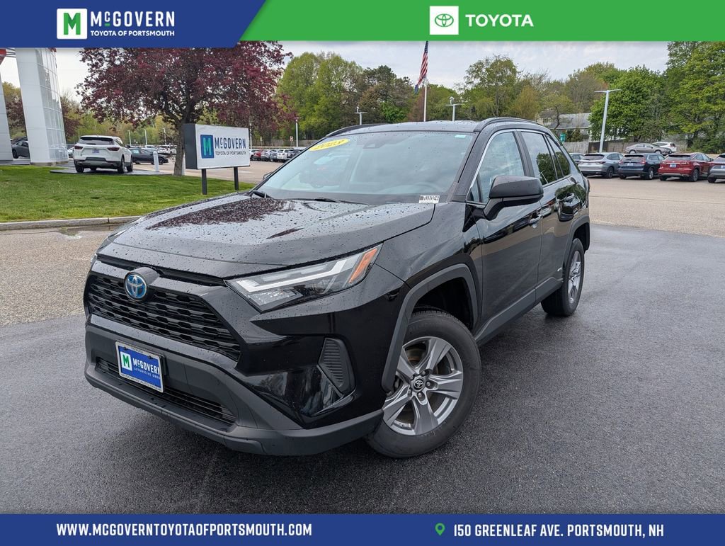 Used 2023 Toyota RAV4 LE AWD/4WD image 1
