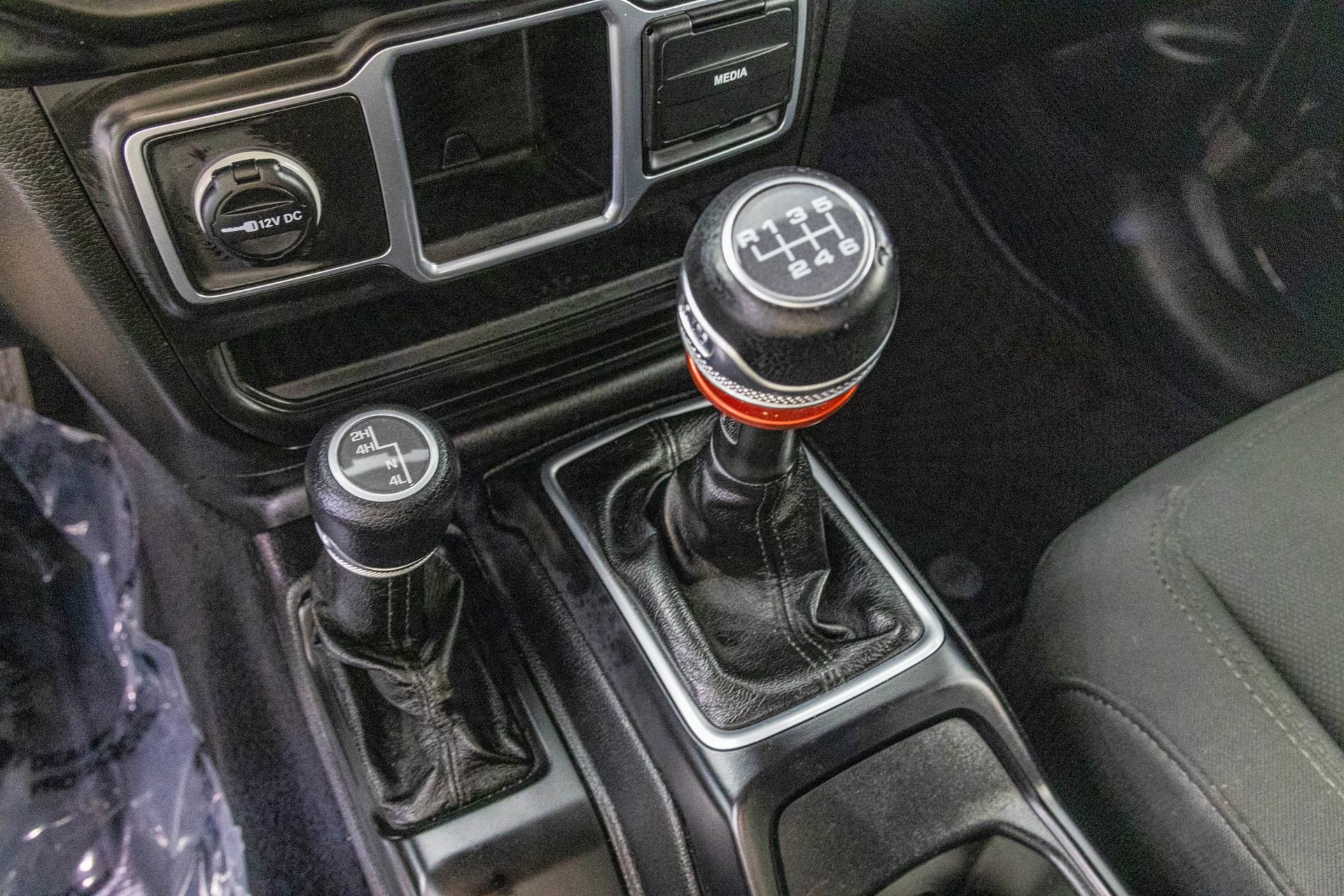 Used 2018 Jeep Wrangler Unlimited Sport image 26