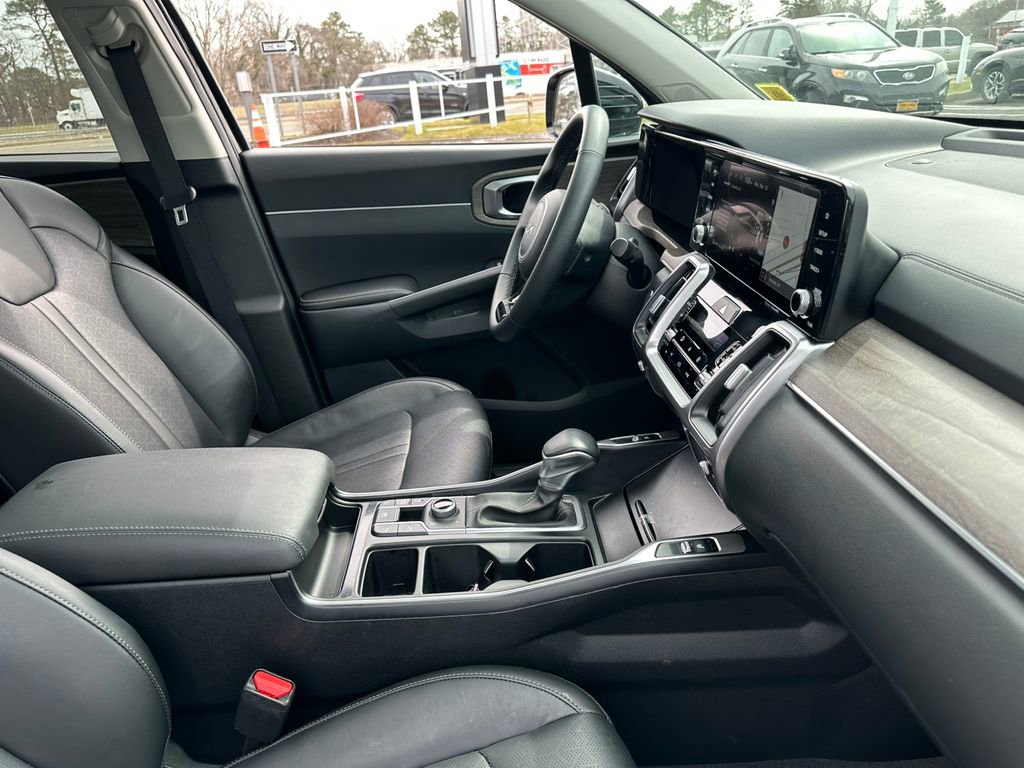 Used 2023 Kia Sorento X-Line EX image 30